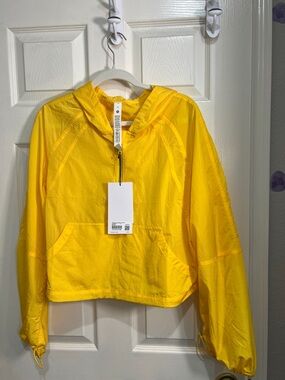 45. Lululemon NWT scuba cropped anorak maze yellow lightweight